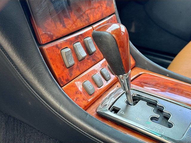 2004 Lexus LS 430 4dr Sedan - 22963912 - 19