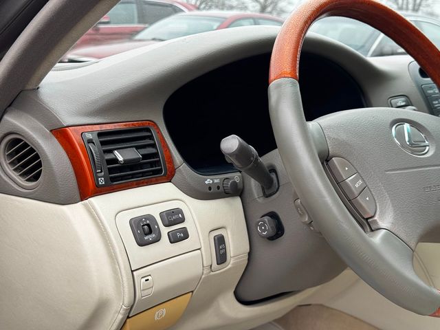 2004 Lexus LS 430 4dr Sedan - 22975730 - 9