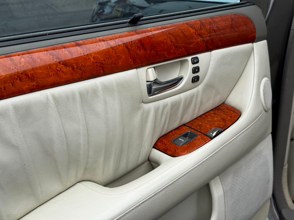 2004 Lexus LS 430 4dr Sedan - 22975730 - 10