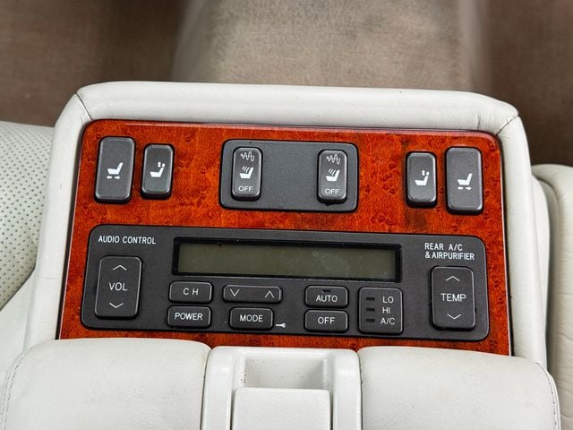 2004 Lexus LS 430 4dr Sedan - 22975730 - 17