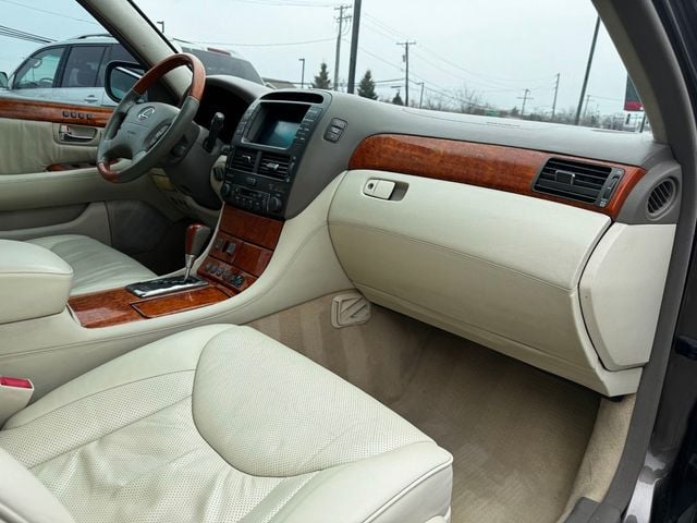 2004 Lexus LS 430 4dr Sedan - 22975730 - 19