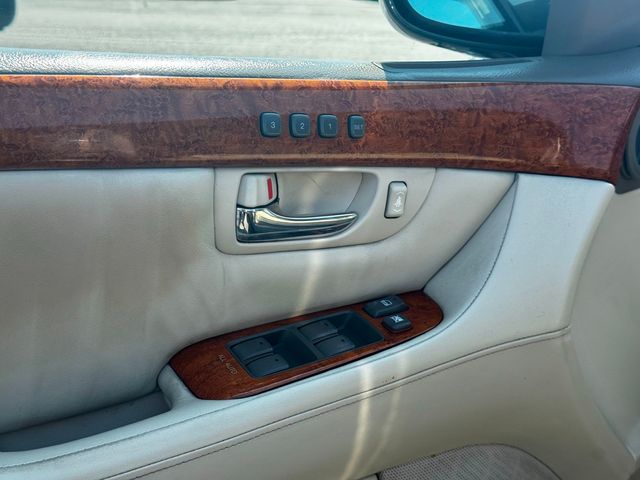 2004 Lexus LS 430 4dr Sedan - 23046550 - 11