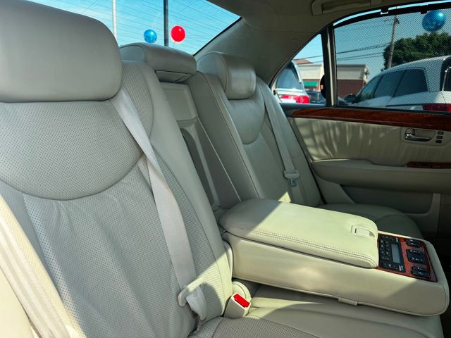 2004 Lexus LS 430 4dr Sedan - 23046550 - 17