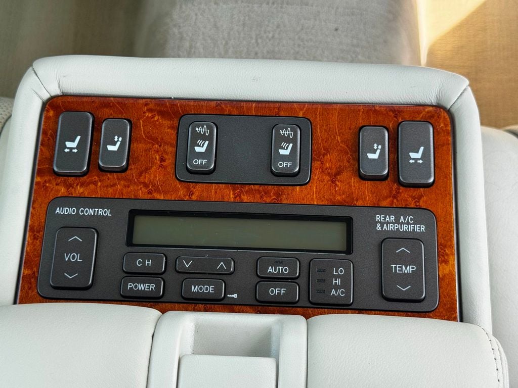 2004 Lexus LS 430 4dr Sedan - 23064323 - 13