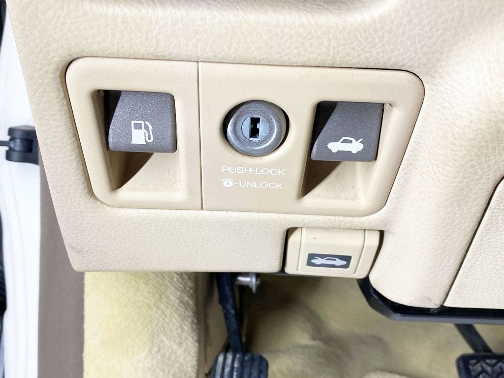 2004 Lexus LS 430 photo 17