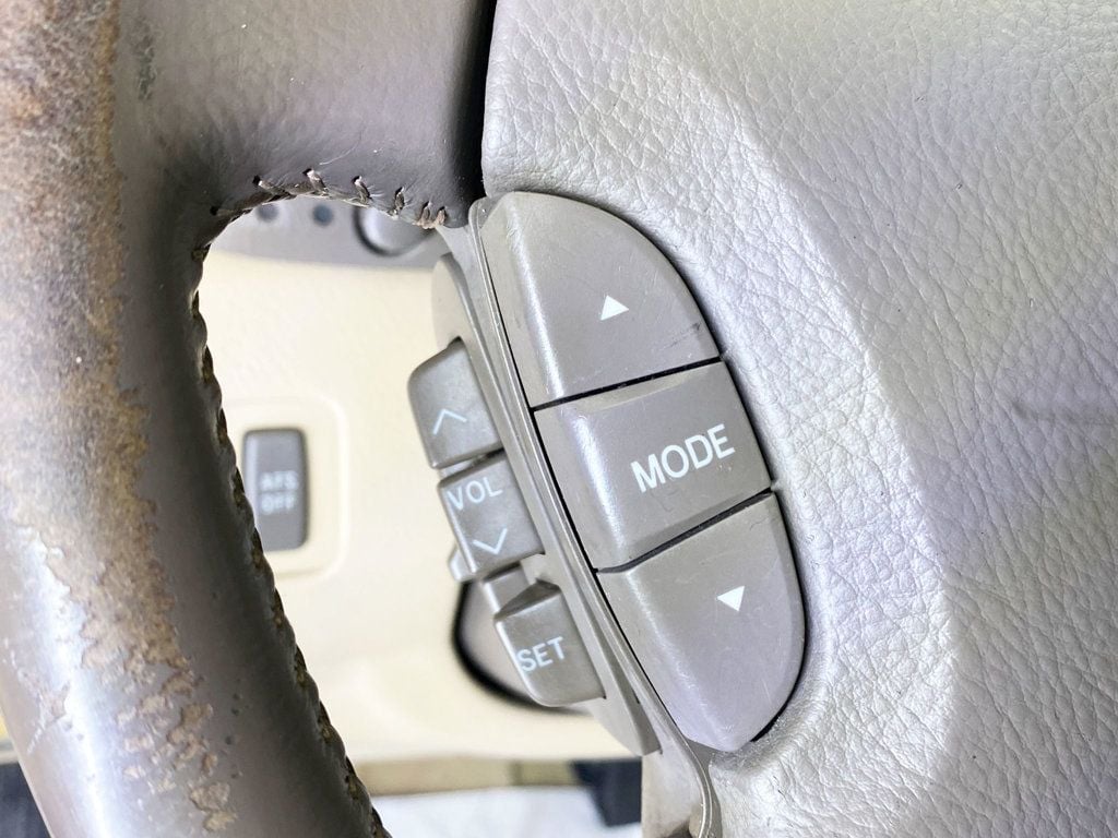 2004 Lexus LS 430 photo 19