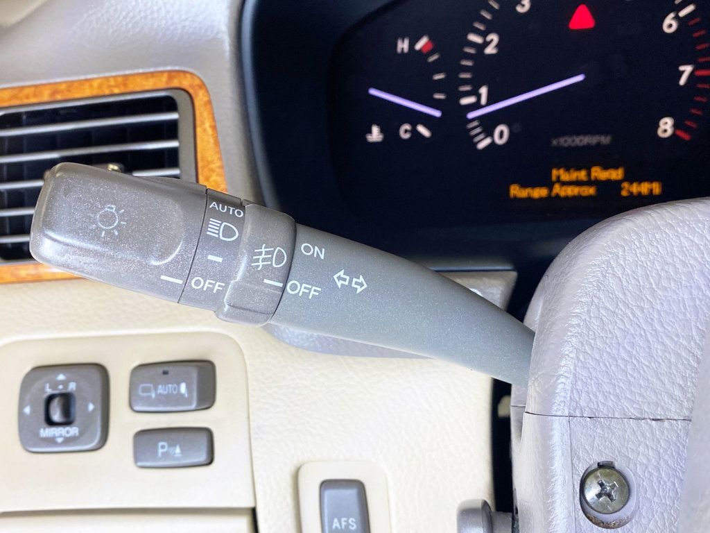 2004 Lexus LS 430 photo 20