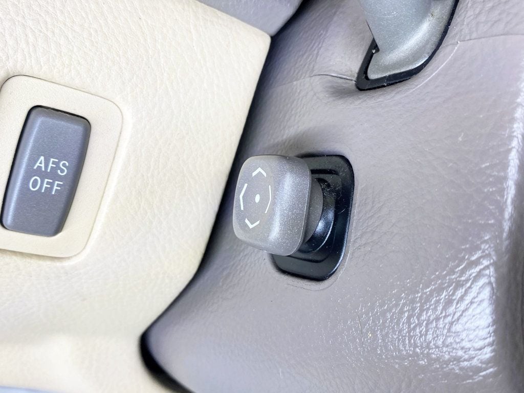 2004 Lexus LS 430 photo 21