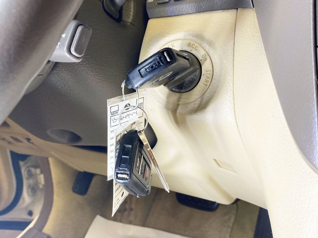 2004 Lexus LS 430 photo 23