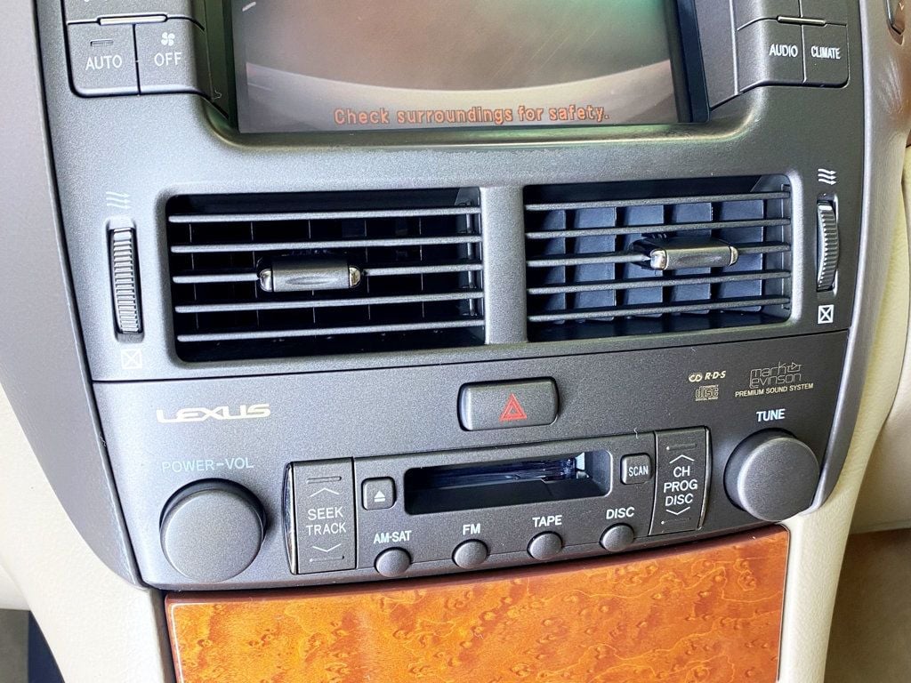 2004 Lexus LS 430 photo 25