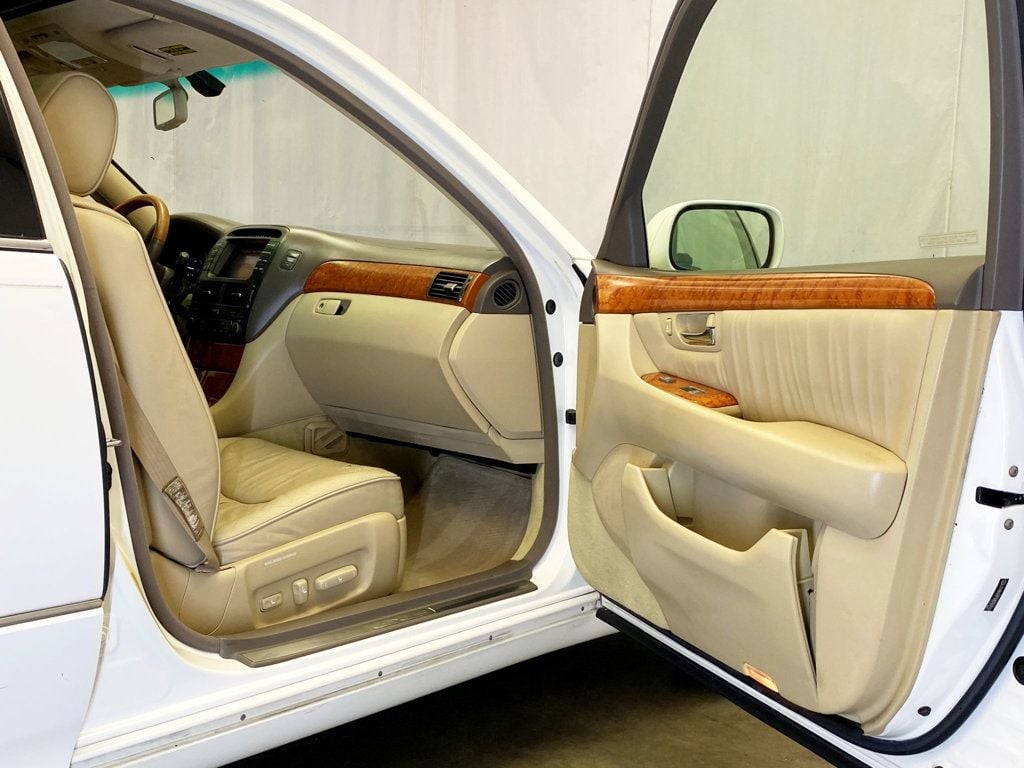 2004 Lexus LS 430 photo 31