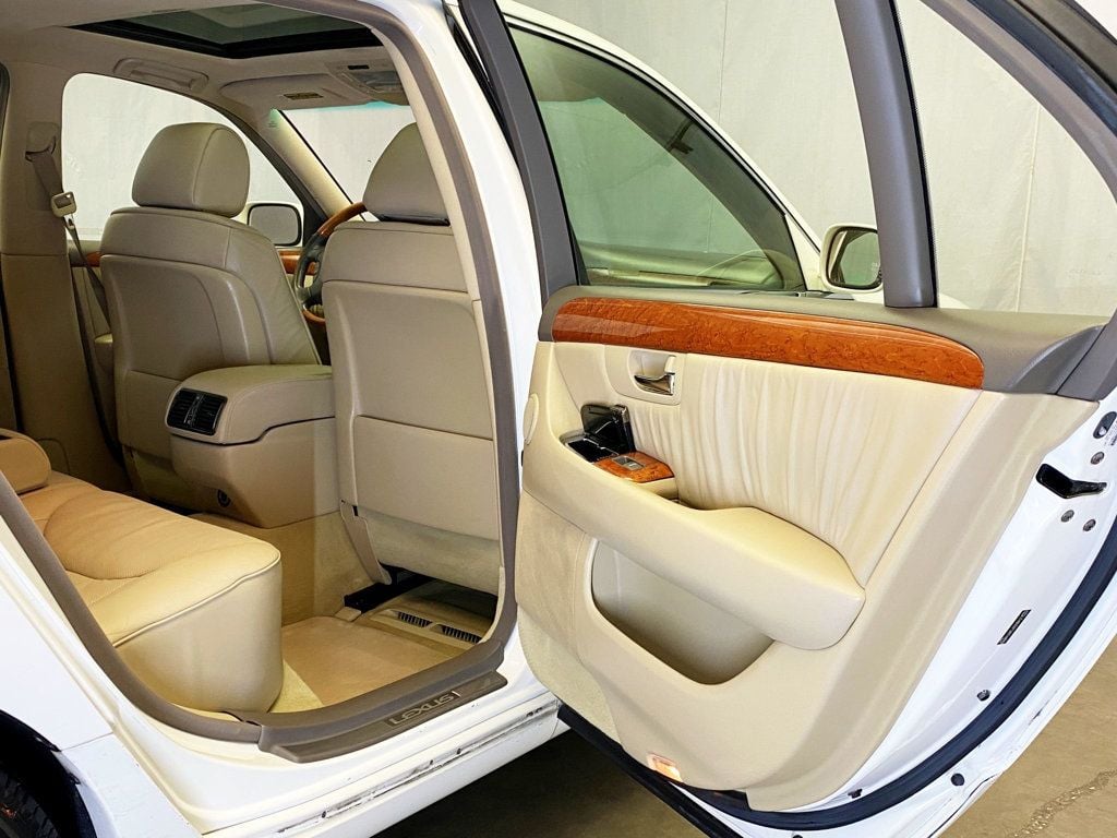 2004 Lexus LS 430 photo 35