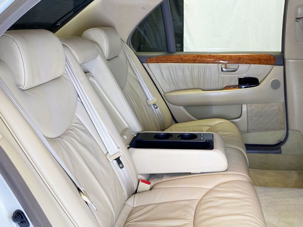 2004 Lexus LS 430 photo 37