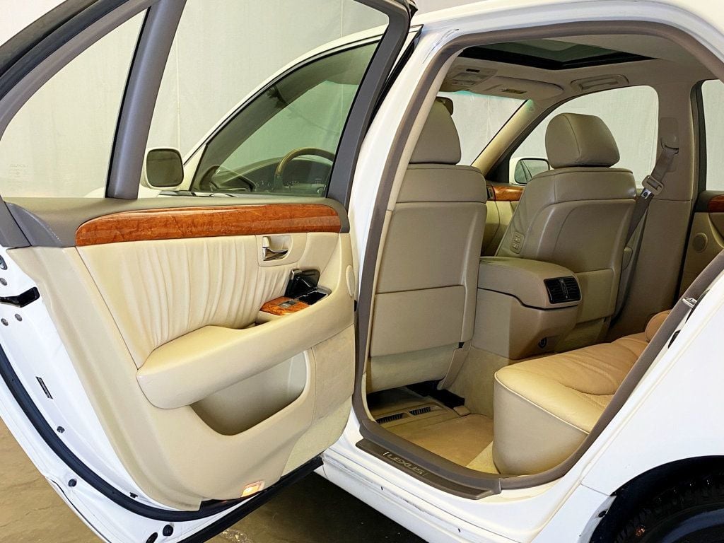 2004 Lexus LS 430 photo 38