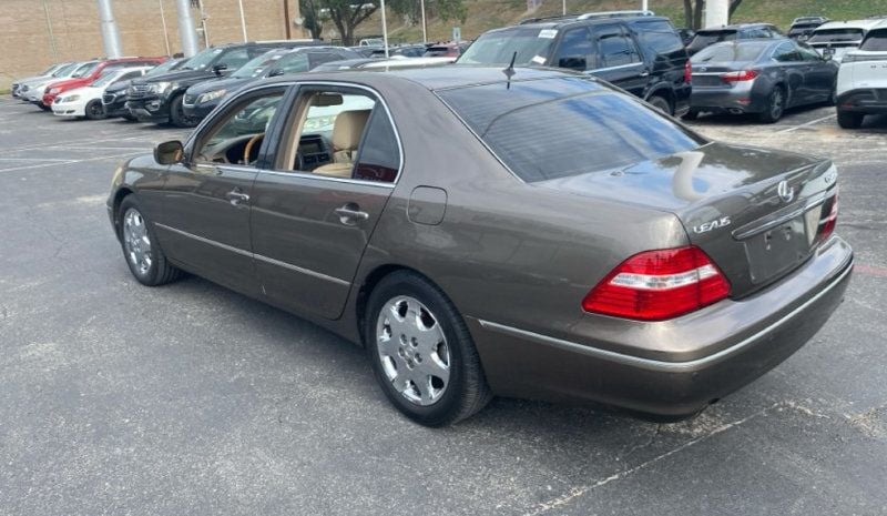 2004 Lexus LS 430 LOOK AT CARFAX! ALL DEALER SERVICES DONE! CLEAN UNIT WOW CHEAP - 22954170 - 4
