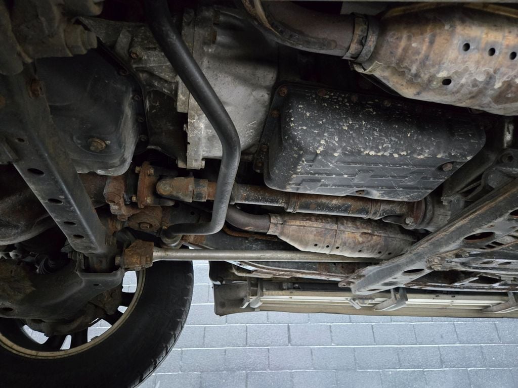 2004 Lexus LX 470 4dr SUV - 23058560 - 21