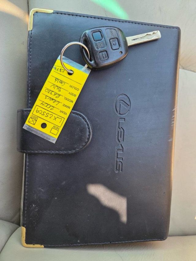 2004 Lexus RX 330 4dr SUV AWD - 23017472 - 18