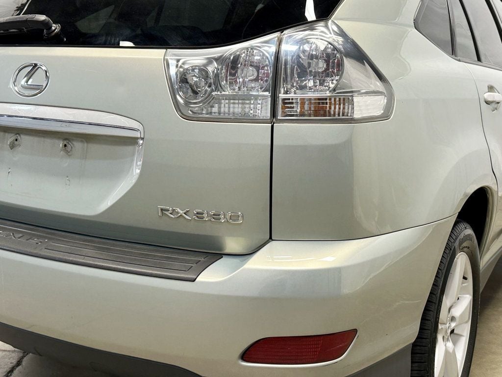 2004 Lexus RX 330 4dr SUV AWD - 23073589 - 11