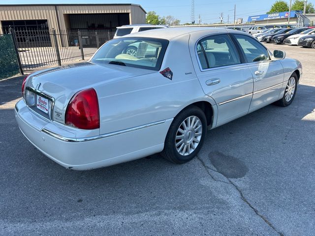2004 Lincoln Town Car 4dr Sedan Ultimate - 23009808 - 3