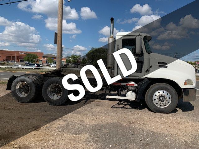 2004 Mack CX613 TANDEM AXLE TRACTOR READY FOR WORK PRICED TO SELL - 21540454 - 0