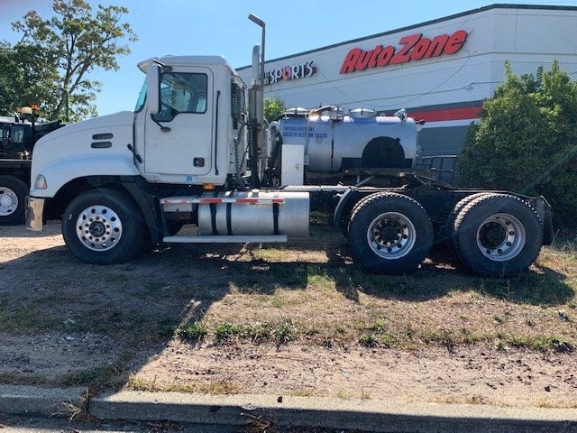 2004 Mack CX613 TANDEM AXLE TRACTOR READY FOR WORK PRICED TO SELL - 21540454 - 10