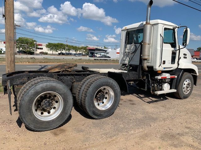 2004 Mack CX613 TANDEM AXLE TRACTOR READY FOR WORK PRICED TO SELL - 21540454 - 1