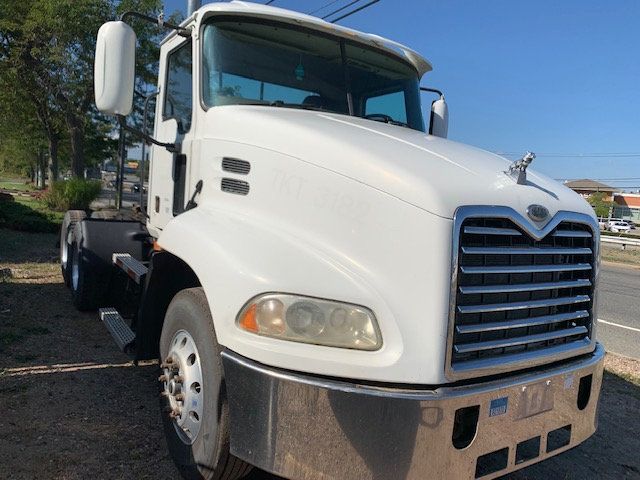 2004 Mack CX613 TANDEM AXLE TRACTOR READY FOR WORK PRICED TO SELL - 21540454 - 5