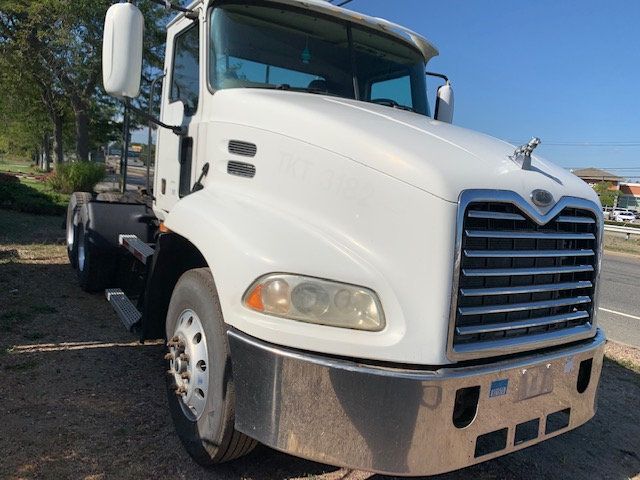 2004 Mack CX613 TANDEM AXLE TRACTOR READY FOR WORK PRICED TO SELL - 21540454 - 6