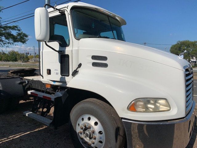 2004 Mack CX613 TANDEM AXLE TRACTOR READY FOR WORK PRICED TO SELL - 21540454 - 7
