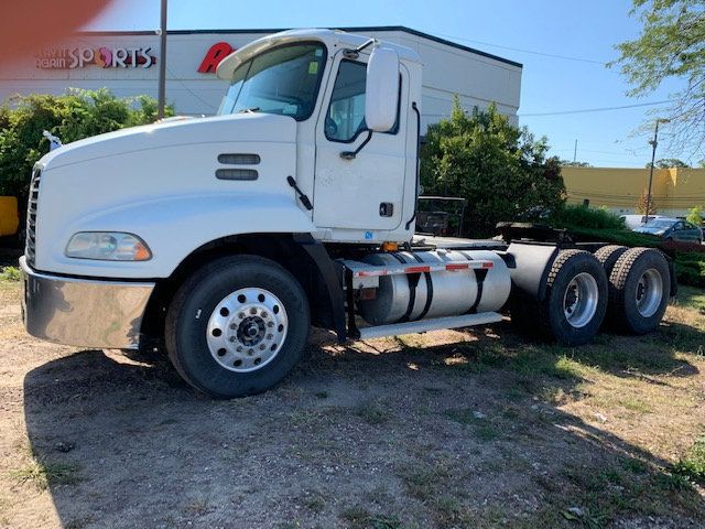 2004 Mack CX613 TANDEM AXLE TRACTOR READY FOR WORK PRICED TO SELL - 21540454 - 8