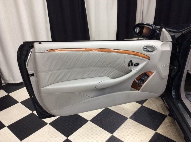 2004 Mercedes-Benz CLK CLK320 2dr Cabriolet 3.2L - 22956794 - 9