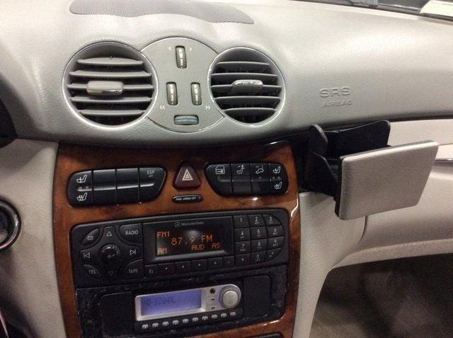 2004 Mercedes-Benz CLK CLK320 2dr Cabriolet 3.2L - 22956794 - 18