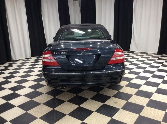 2004 Mercedes-Benz CLK CLK320 2dr Cabriolet 3.2L - 22956794 - 3