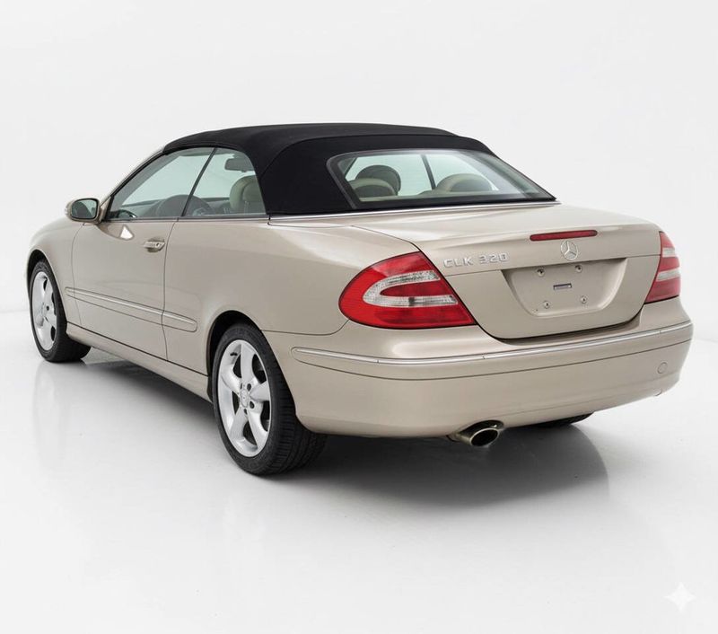 2004 Mercedes-Benz CLK CLK 320 2dr Convertible - 22937892 - 11
