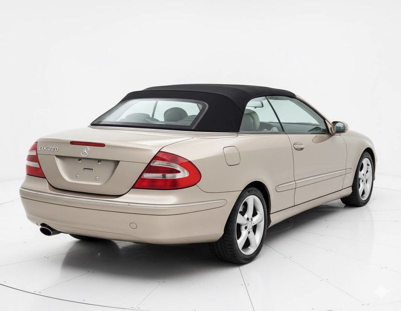 2004 Mercedes-Benz CLK CLK 320 2dr Convertible - 22937892 - 13