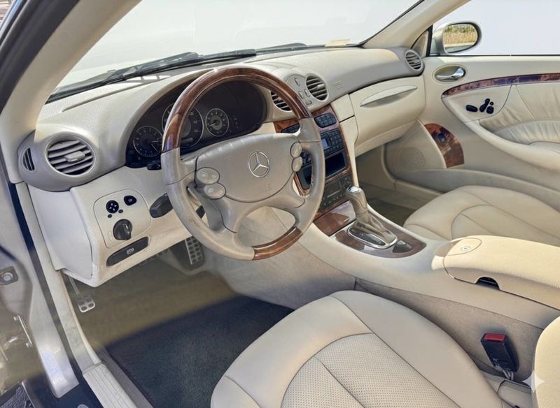 2004 Mercedes-Benz CLK CLK 320 2dr Convertible - 22937892 - 16