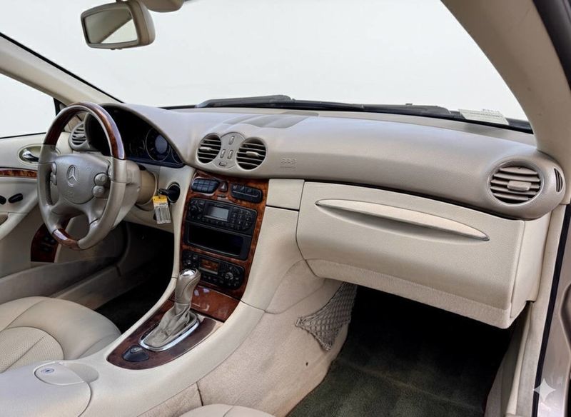 2004 Mercedes-Benz CLK CLK 320 2dr Convertible - 22937892 - 19