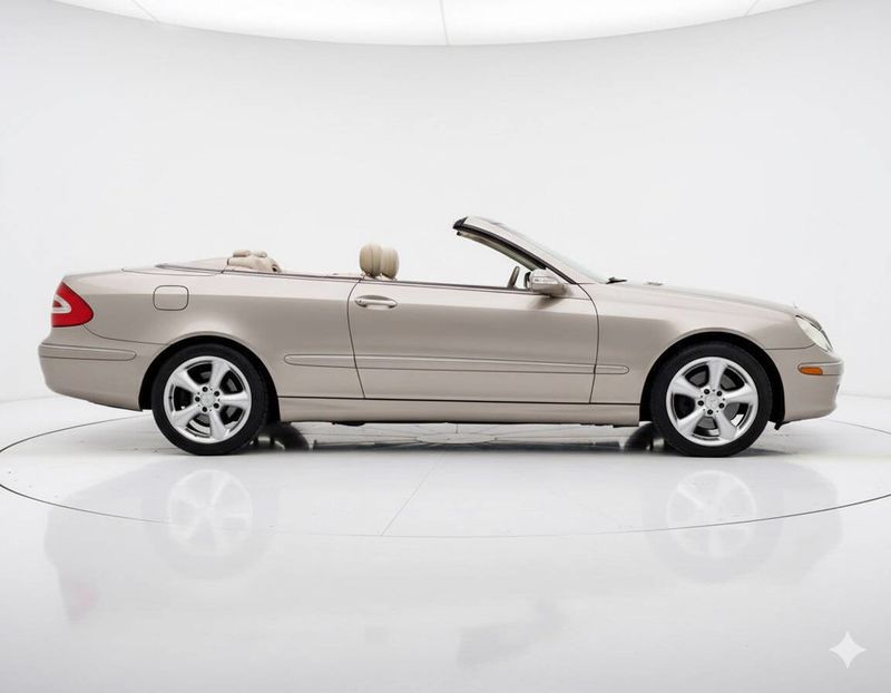 2004 Mercedes-Benz CLK CLK 320 2dr Convertible - 22937892 - 6