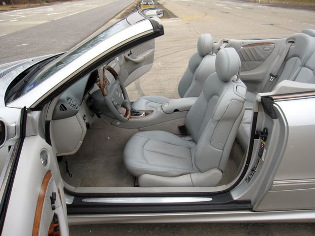 2004 Mercedes-Benz CLK CLK500 2dr Cabriolet 5.0L - 22775937 - 19