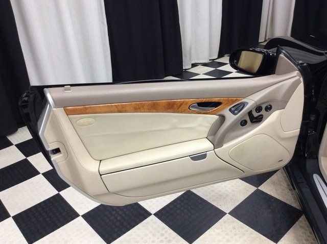 2004 Mercedes Benz SL 500 photo 10