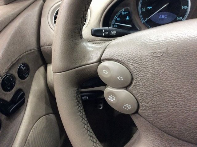 2004 Mercedes Benz SL 500 photo 15