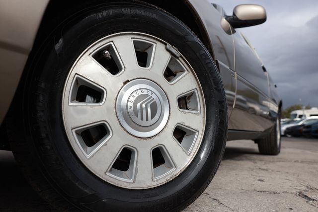 2004 Mercury Grand Marquis 4dr Sedan LS Ultimate - 22991967 - 29