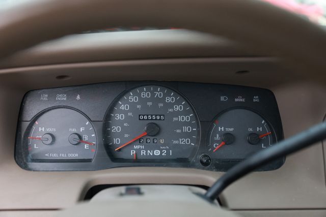 2004 Mercury Grand Marquis 4dr Sedan LS Ultimate - 22991967 - 32