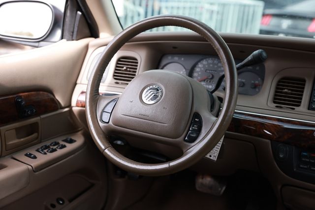 2004 Mercury Grand Marquis 4dr Sedan LS Ultimate - 22991967 - 33