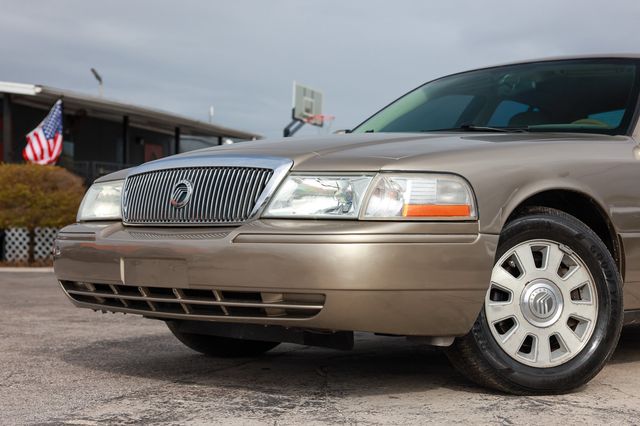 2004 Mercury Grand Marquis 4dr Sedan LS Ultimate - 22991967 - 35