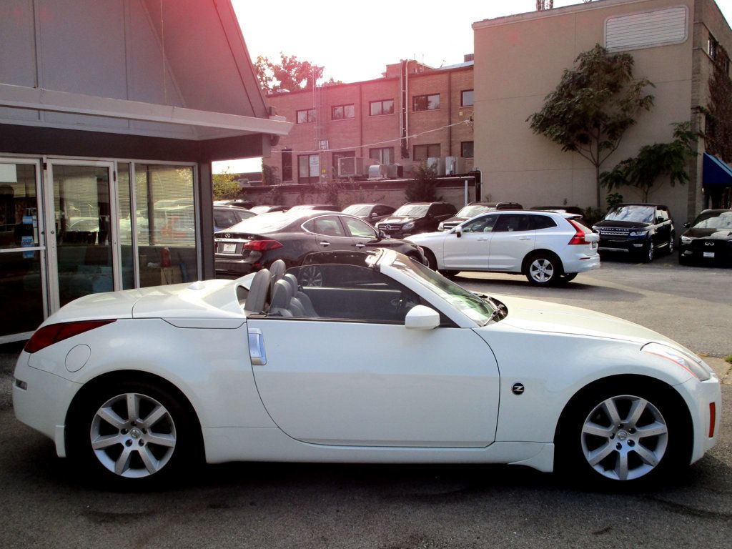 2004 Nissan 350Z 2dr Roadster Touring Manual - 23094764 - 10