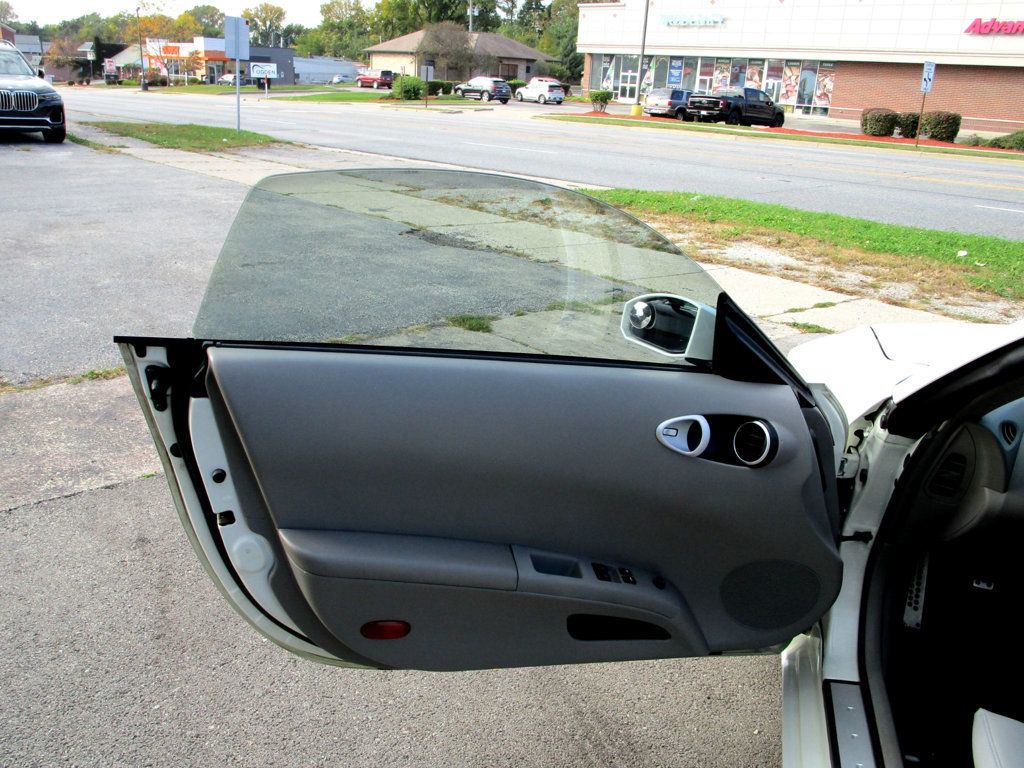 2004 Nissan 350Z 2dr Roadster Touring Manual - 23094764 - 32