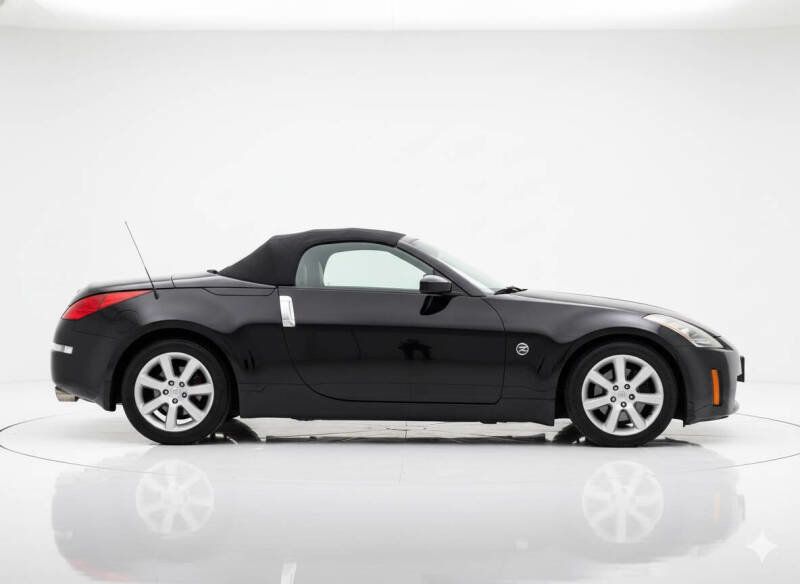 2004 Nissan 350Z Enthusiast 2dr Roadster - 22896444 - 3