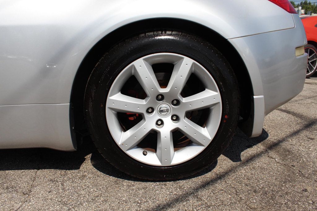 2004 Nissan 350Z Touring photo 18