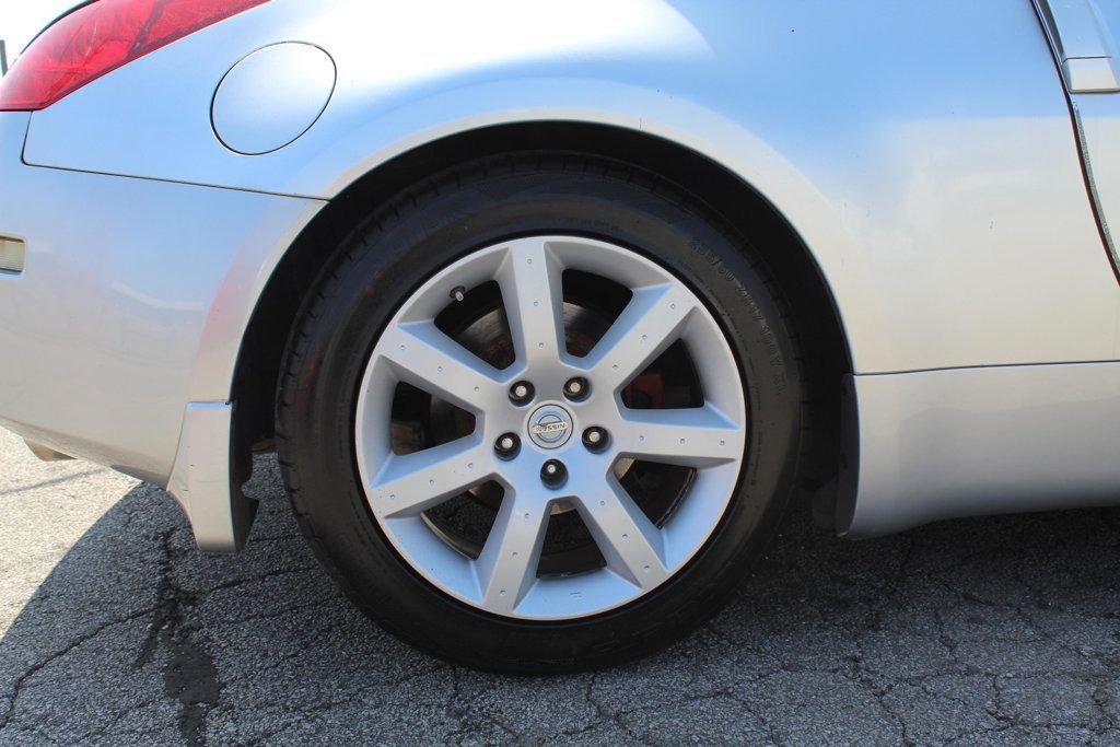 2004 Nissan 350Z Touring photo 19